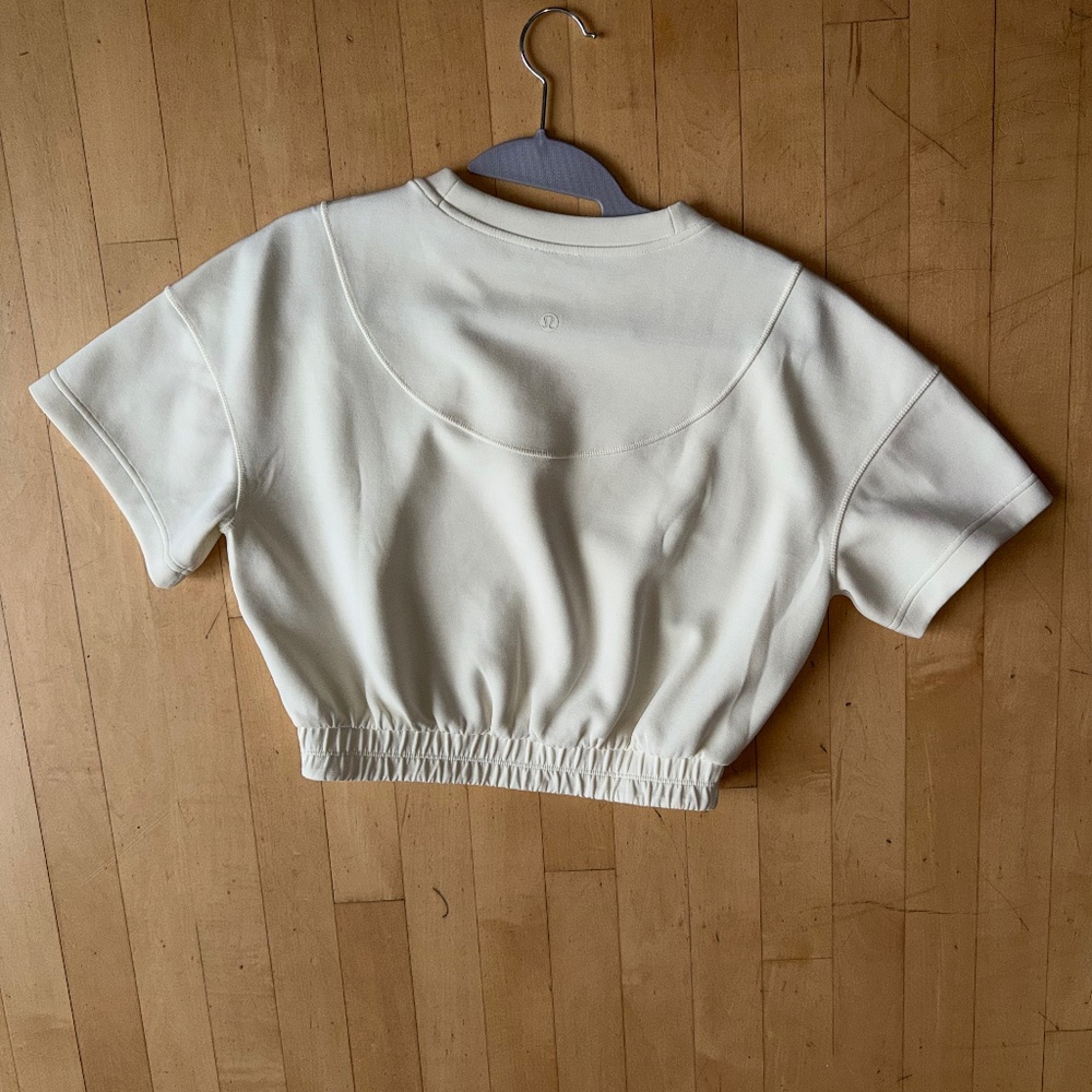 Like New Lululemon Softstreme Gathered T Shirt Peach Fuzz, 4, GL1324 - Picture 3 of 6